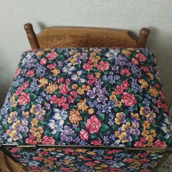 Floral Patterned Storage Trunk - Picture 5 of 6